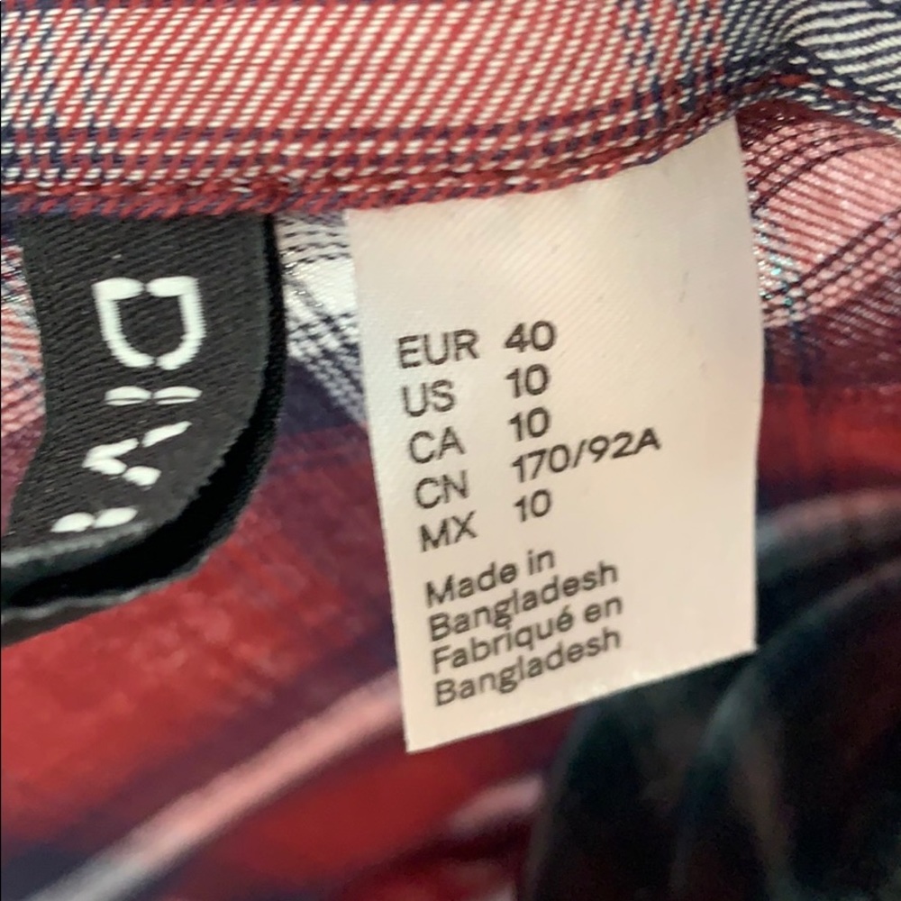 H&M plaid button down - Picture 4 of 5